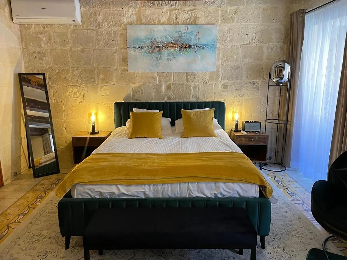 Babel Suites Valletta Bed & Breakfast